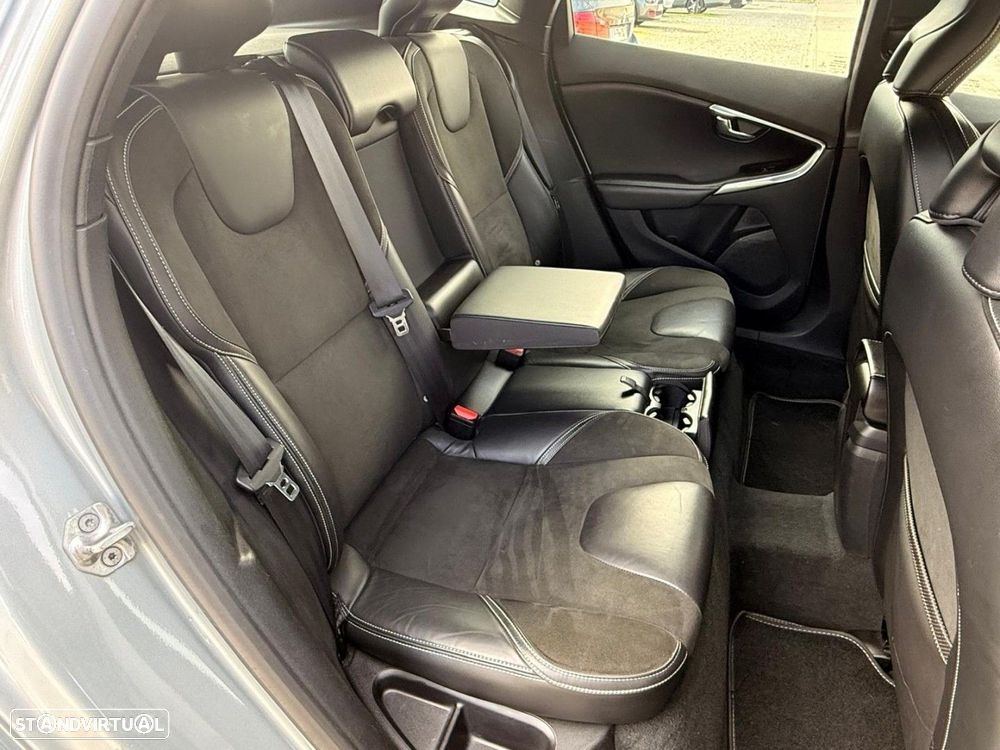 Volvo V40 1.6 D2 R-Design - 33