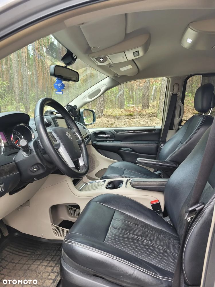 Lancia Voyager - 13