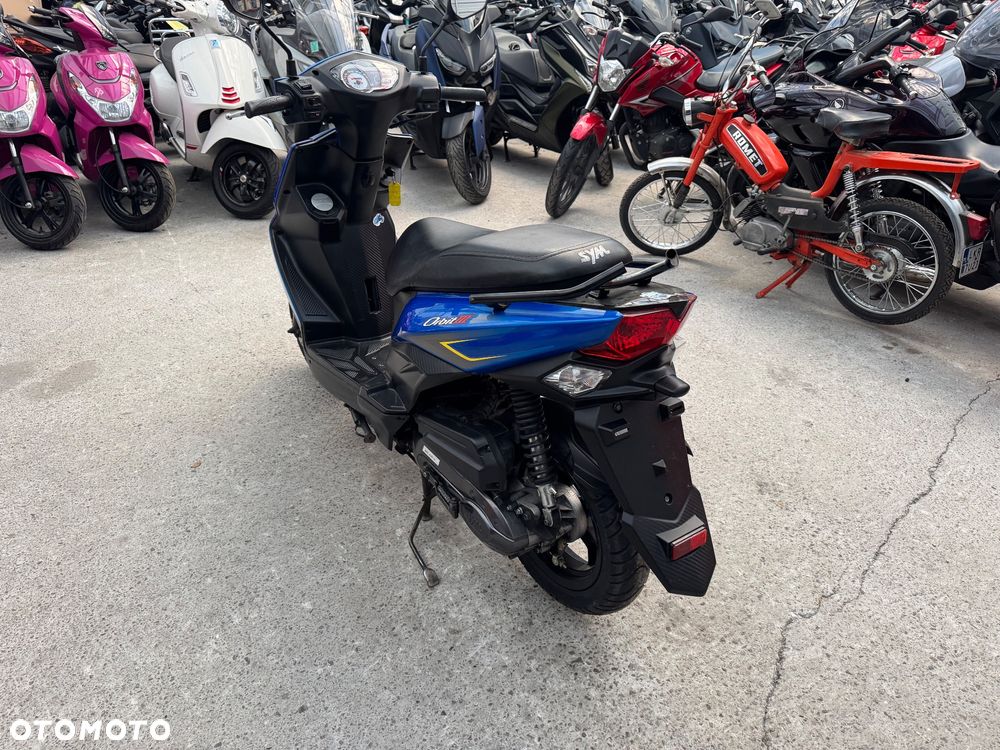 Suzuki Burgman - 4