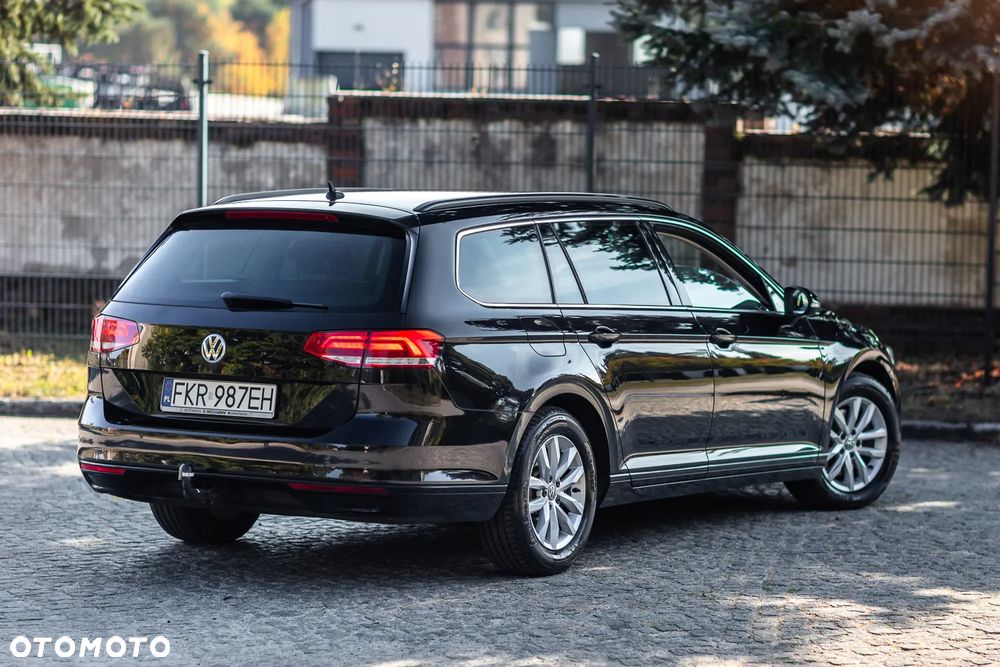 Volkswagen Passat Variant 2.0 TDI SCR DSG - 11