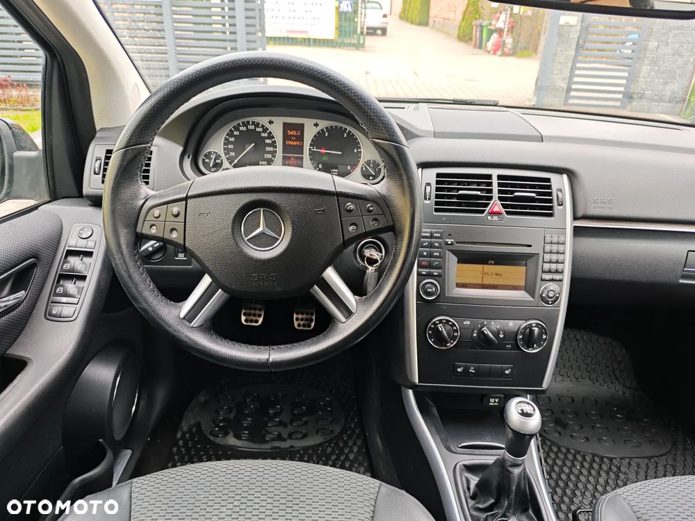 Mercedes-Benz Klasa B 200 CDI - 17