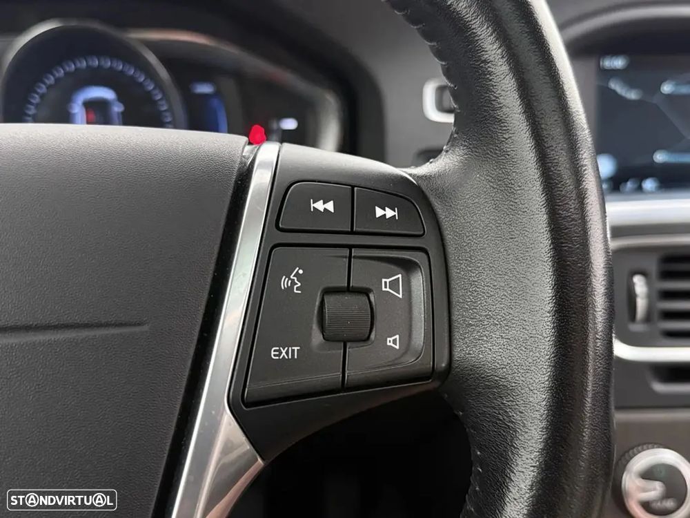 Volvo V60 2.4 D6 R-Design Sum.AWD Phev - 5