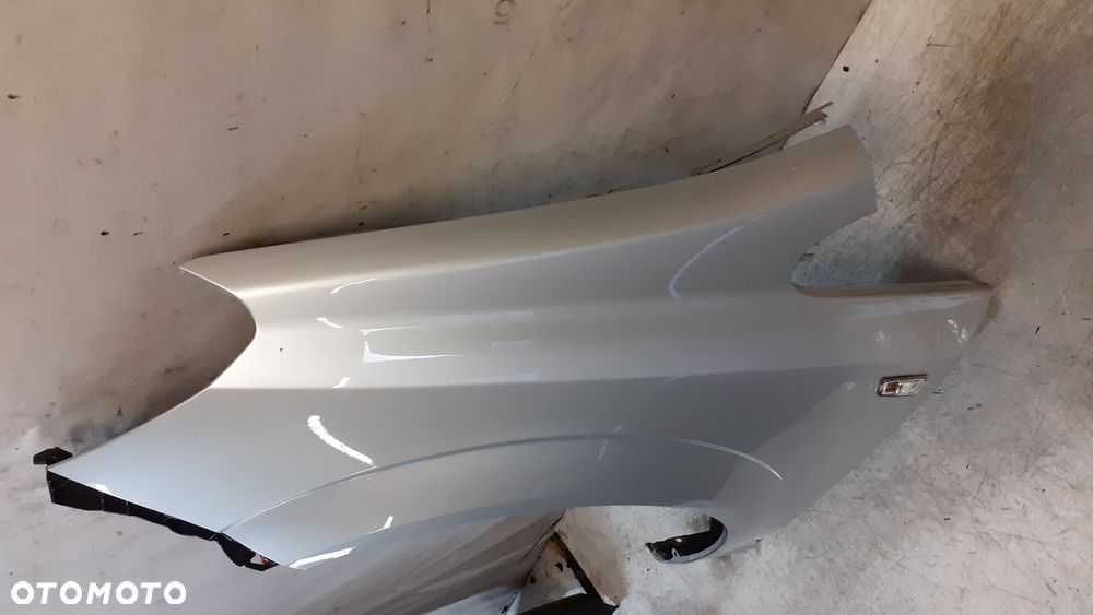 * OPEL ZAFIRA B Z157  BŁOTNIK PRZÓD PRZEDNI LEWY SREBRNY - 2