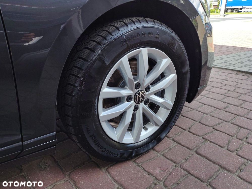 Volkswagen Passat - 9