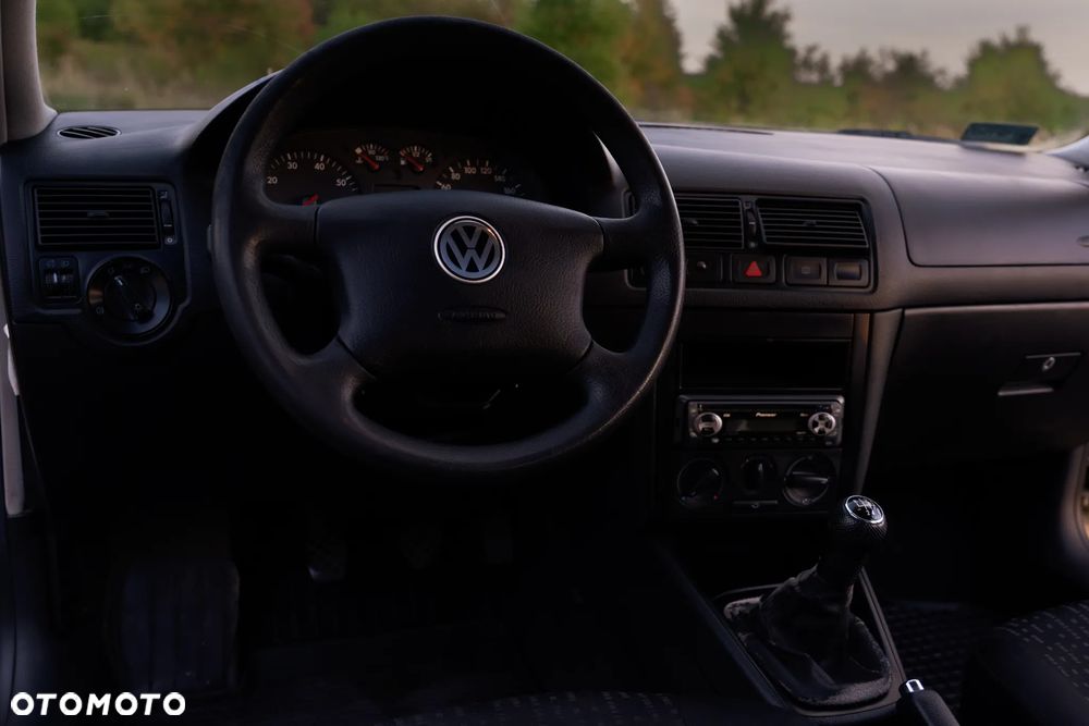 Volkswagen Golf - 16