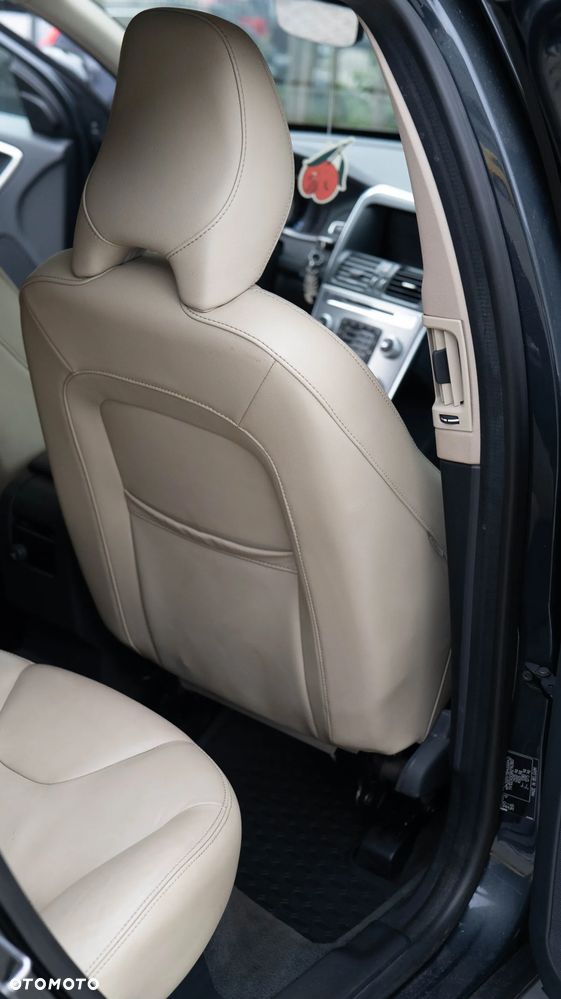 Volvo XC 60 D4 AWD Summum - 12