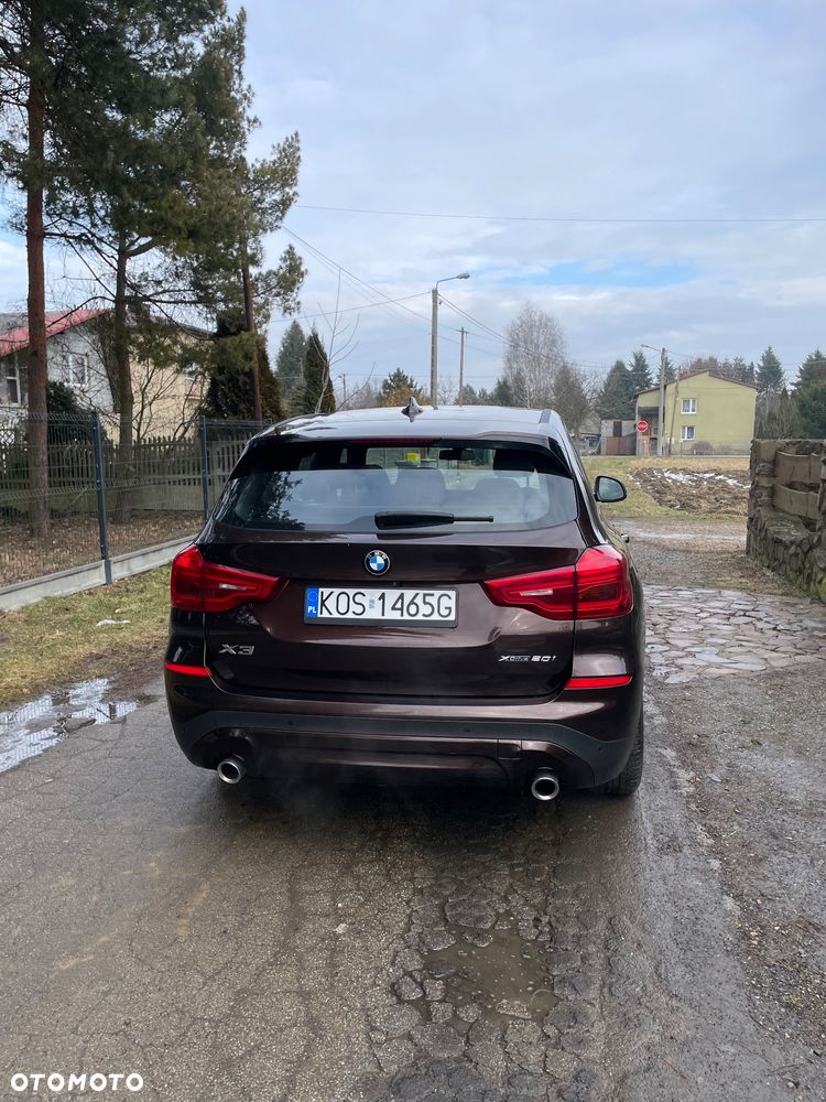 BMW X3 xDrive20i Advantage - 11