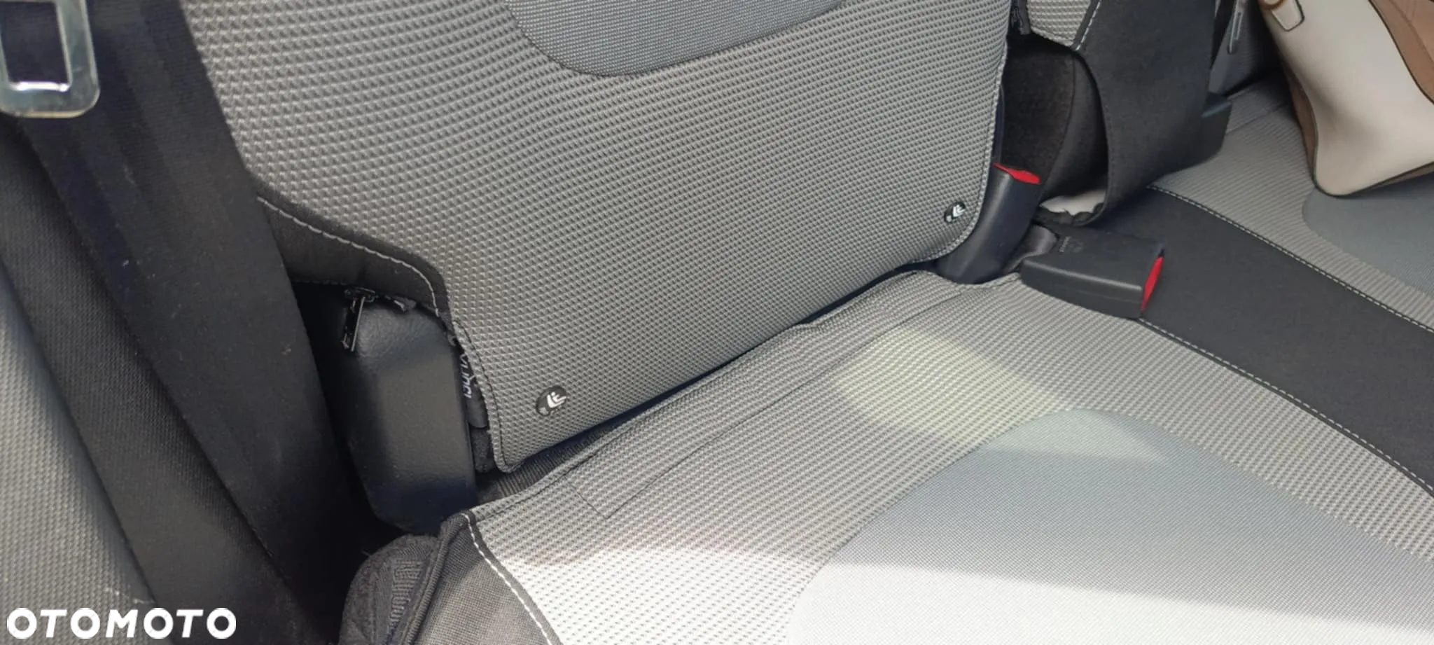 Renault Captur 1.2 TCe Zen EDC - 12