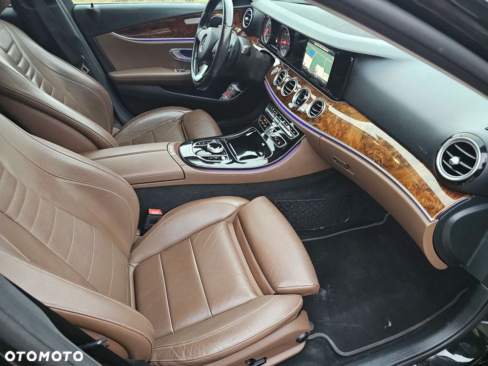 Mercedes-Benz Klasa E 220 d 9G-TRONIC Exclusive - 22
