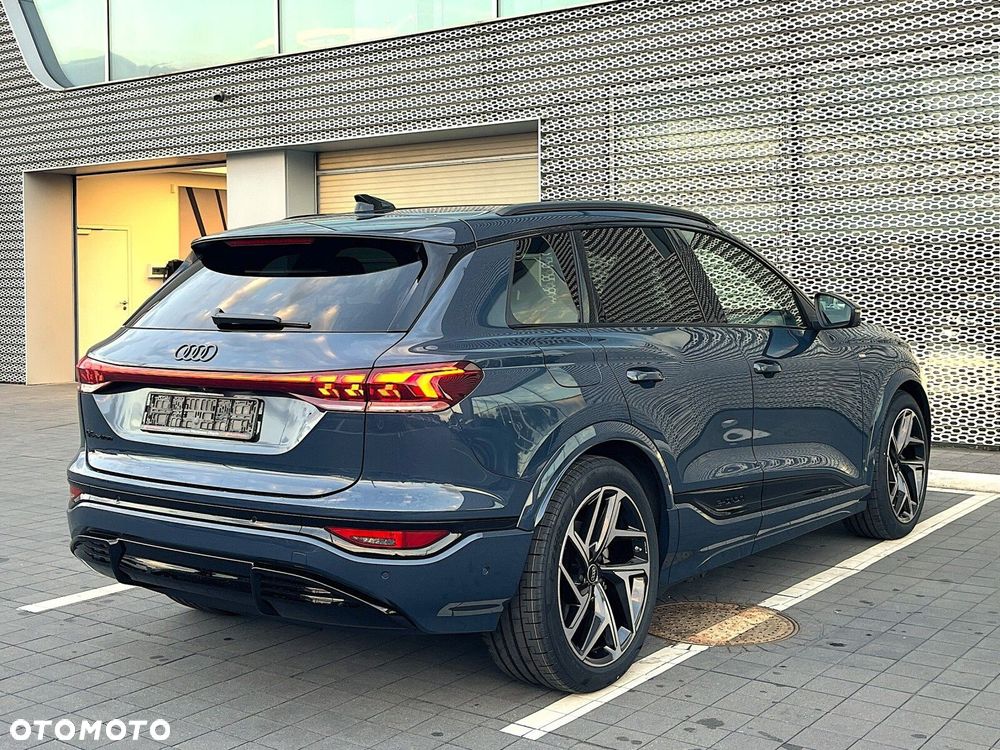 Audi Q6 e-tron - 7
