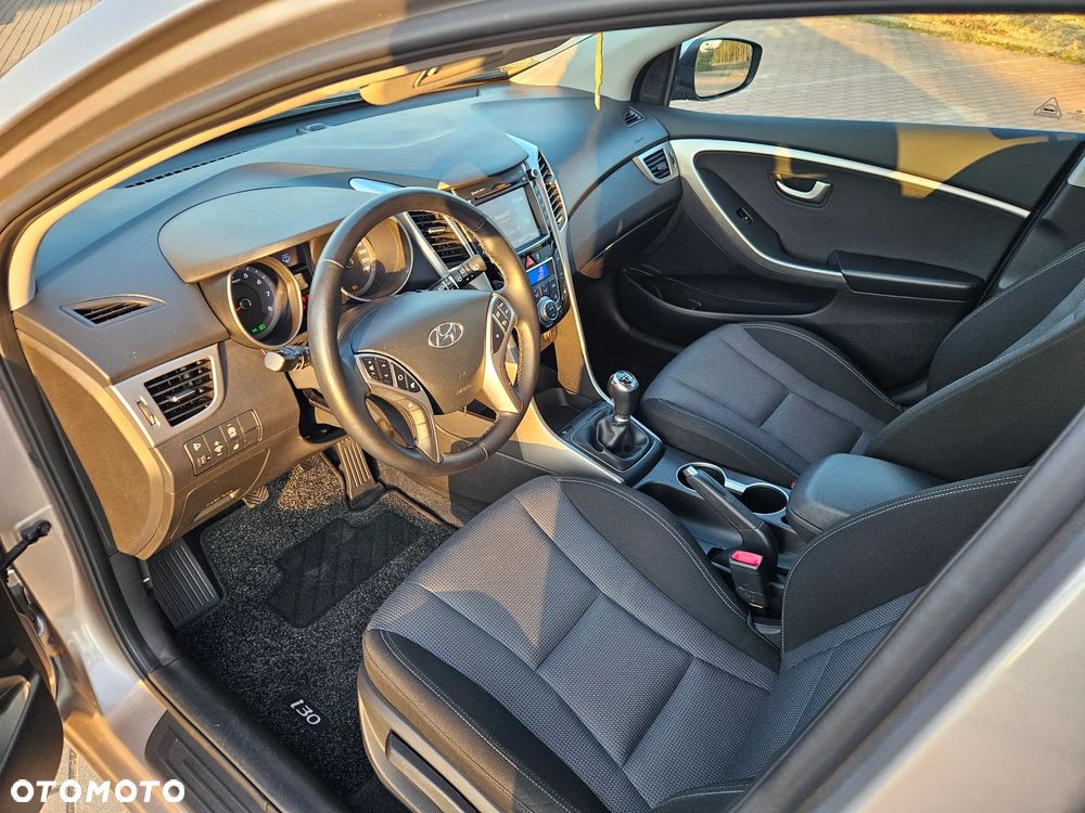 Hyundai i30 blue 1.6 GDI Trend - 8