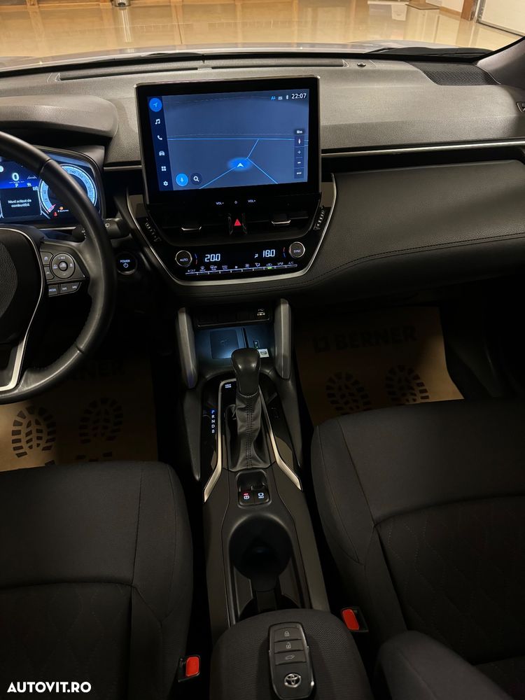 Toyota Corolla Cross Hybrid 2.0 VVT-i Team Deutschland - 31