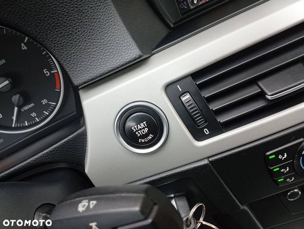 BMW Seria 3 320d DPF Edition Sport - 20