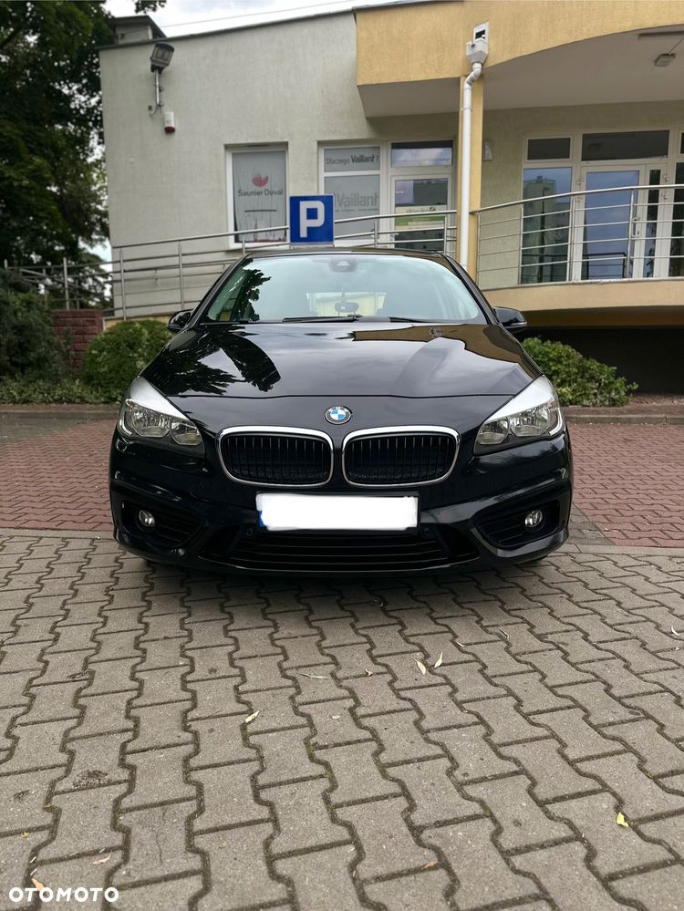 BMW Seria 2 218d - 8