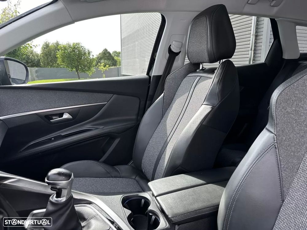 Peugeot 3008 1.2 PureTech Allure Pack - 48