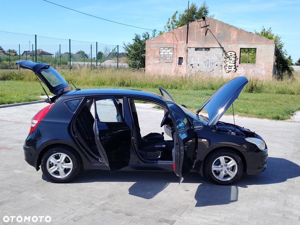Hyundai i30 1.6 CRDi Style EU5 - 16
