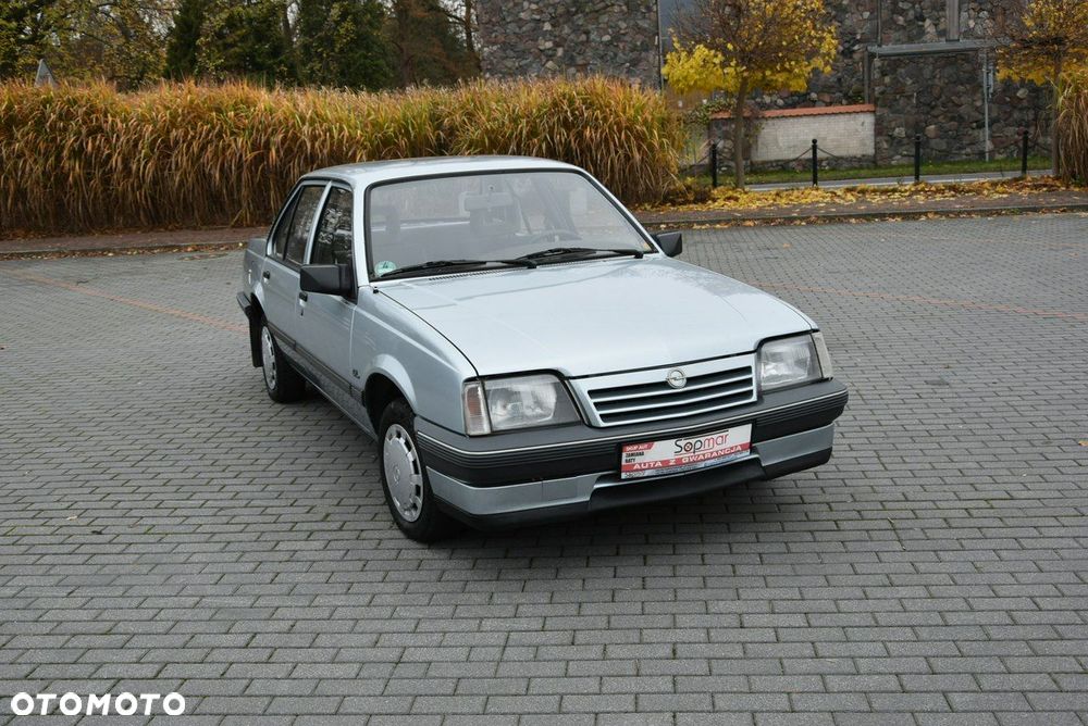 Opel Ascona 1.6 L - 20