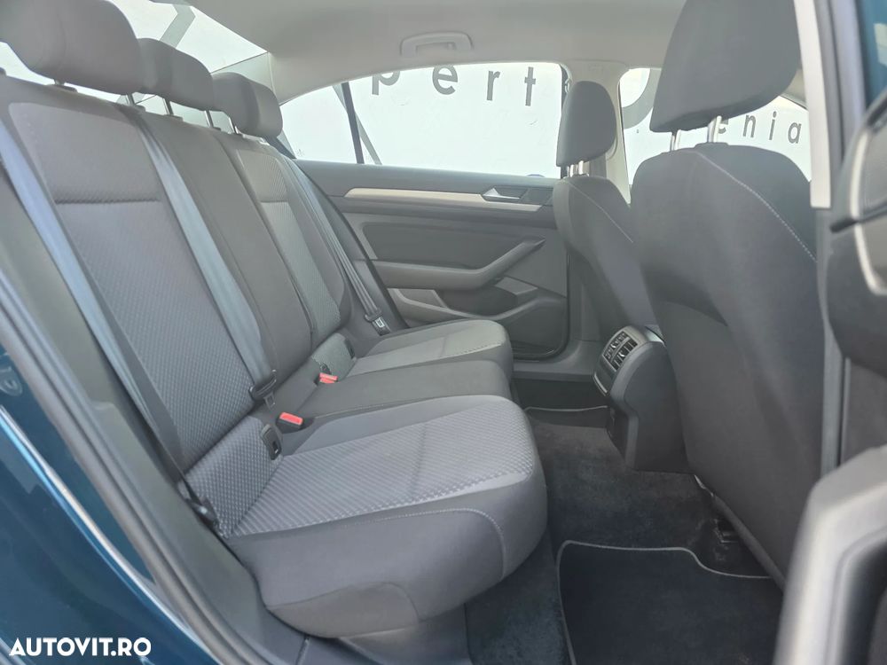 Volkswagen Passat 2.0 TDI SCR DSG Business - 8