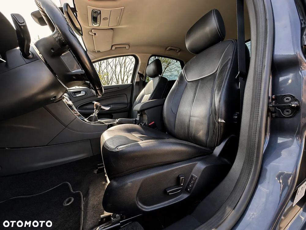 Ford Mondeo 1.8 TDCi Ghia - 9