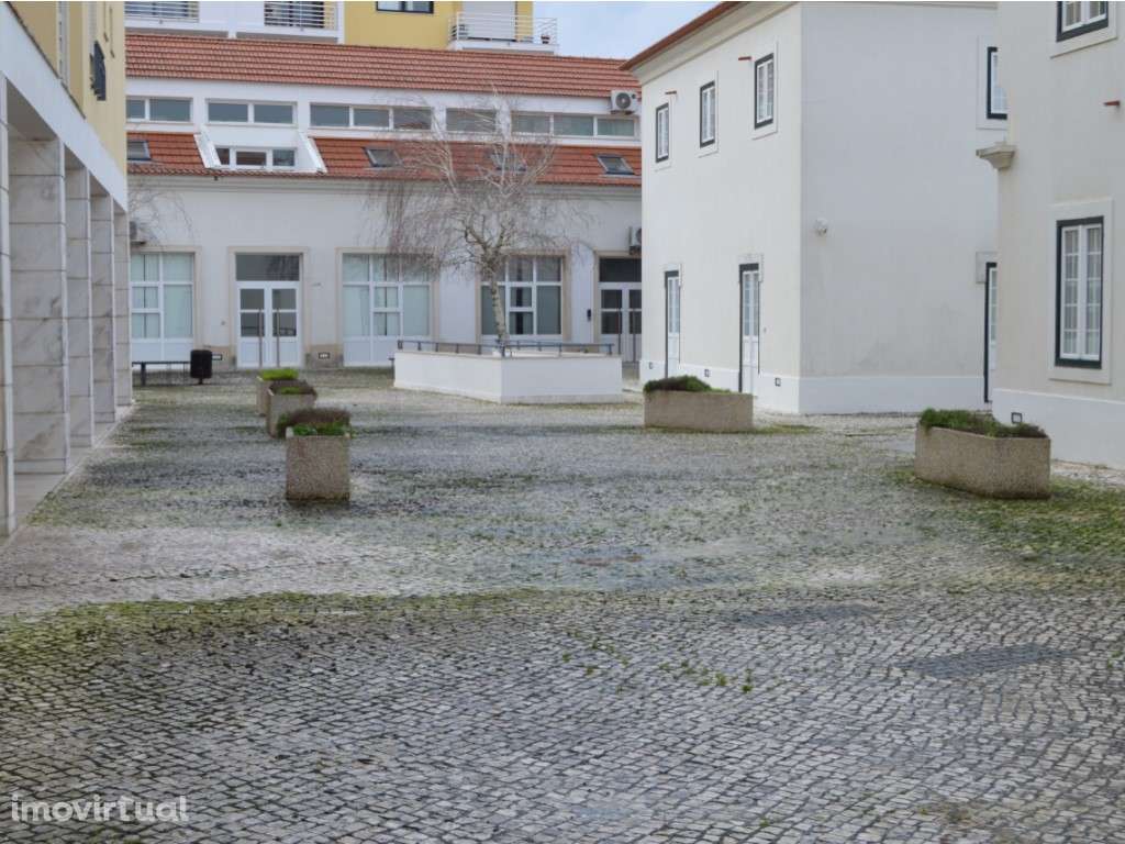Arrendamento de escritório no centro de Alcabideche - Grande imagem: 2/33