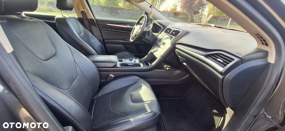 Ford Fusion - 21