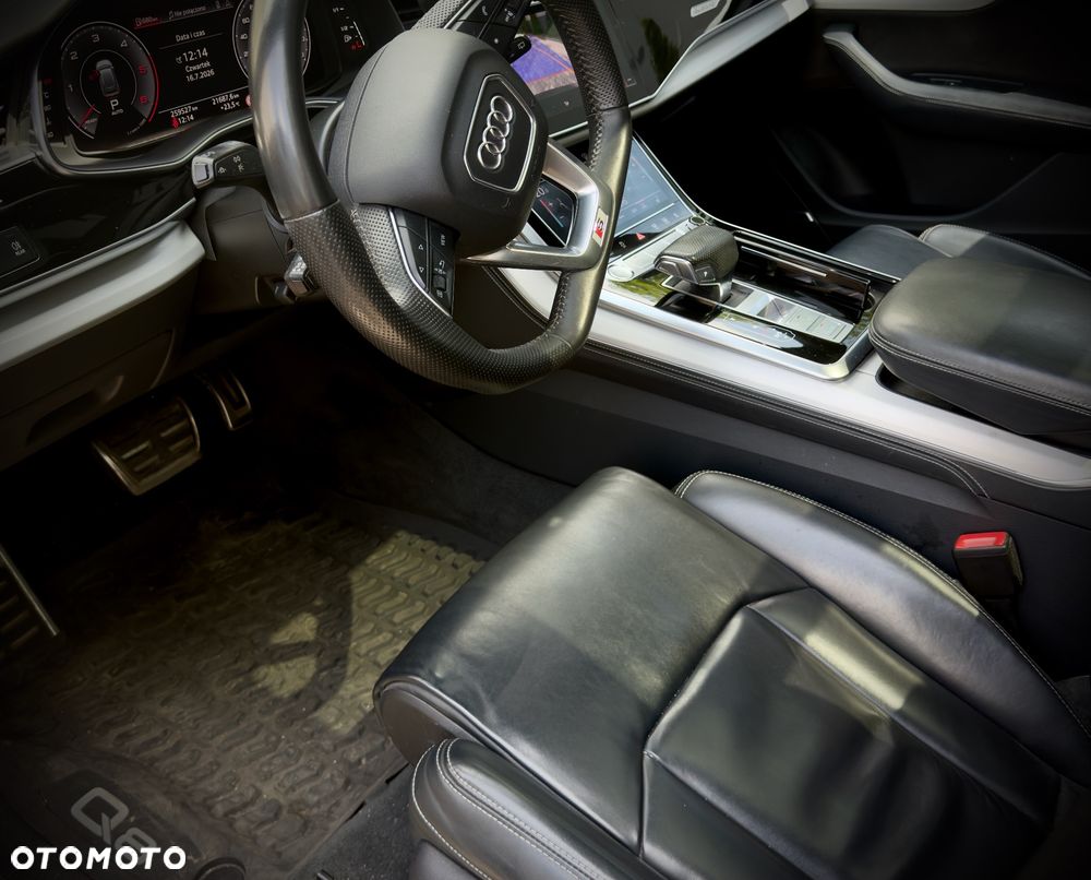 Audi Q8 - 11