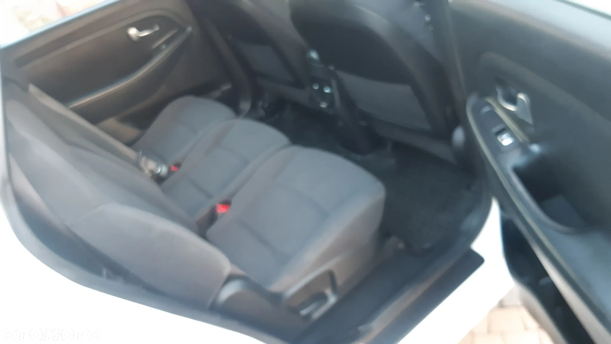 Kia Carens 1.7 CRDi L - 4