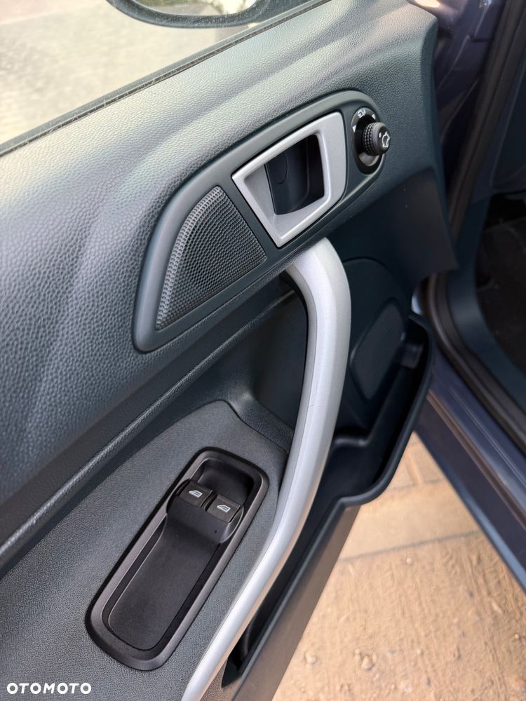 Ford Fiesta - 11