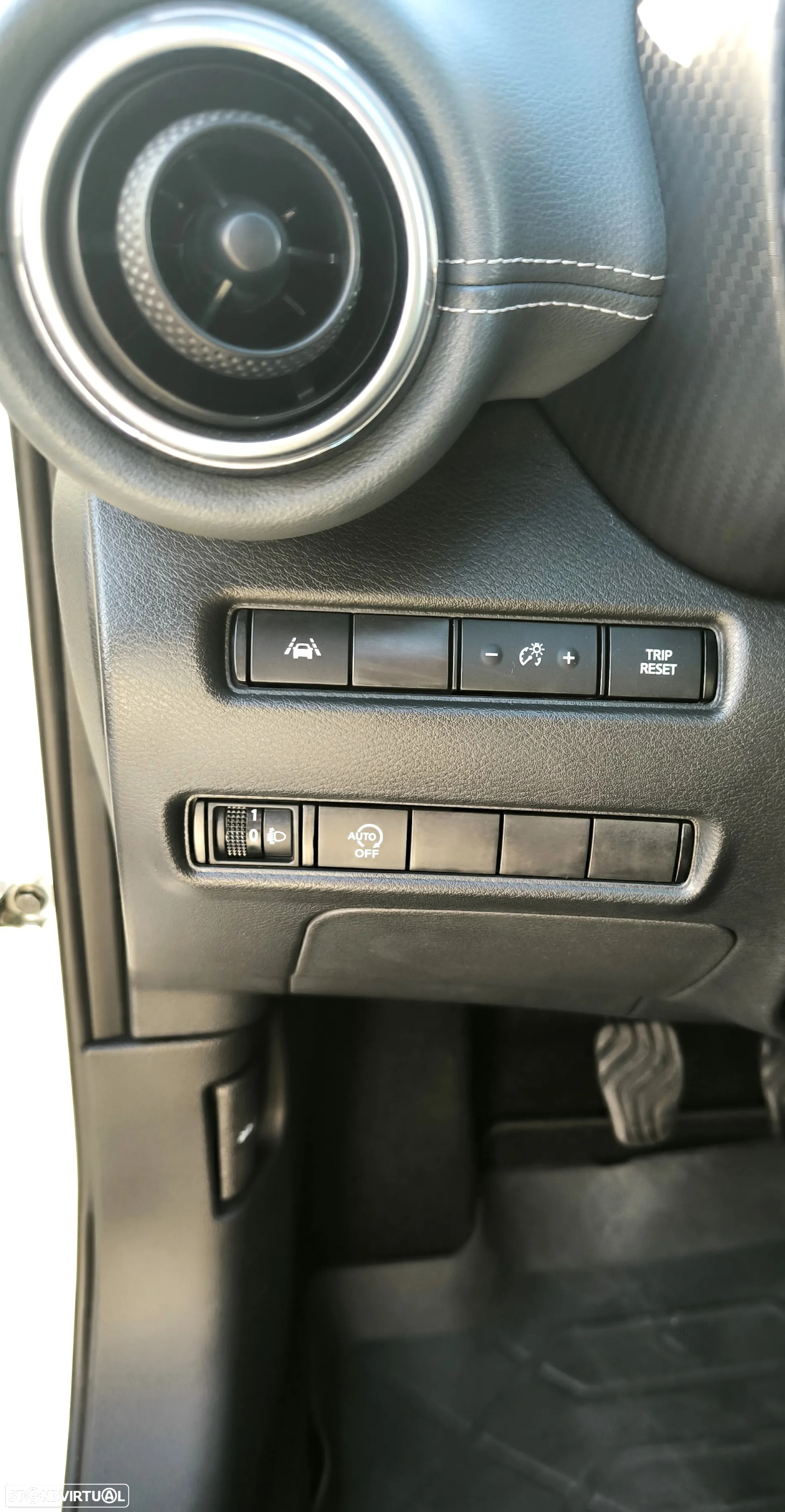 Nissan Juke 1.0 DIG-T N-Connecta - 10