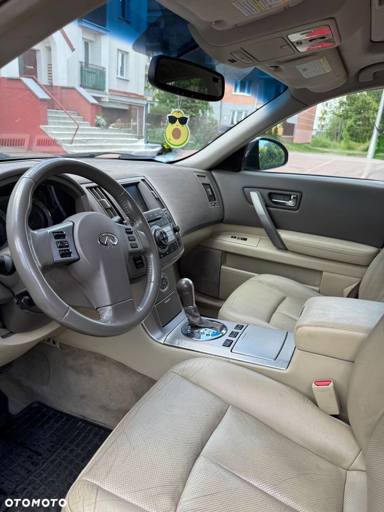 Infiniti FX - 7