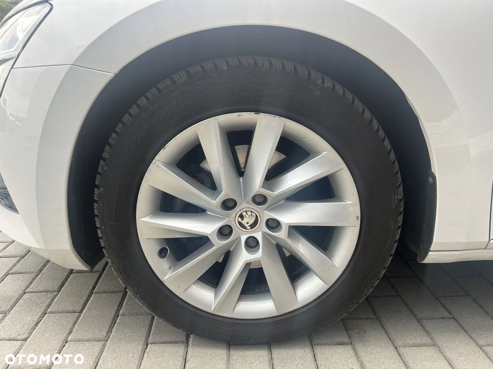 Skoda Superb 2.0 TDI Ambition - 22