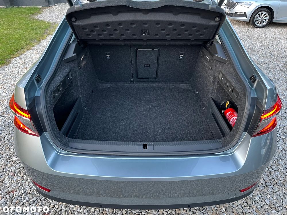 Skoda Superb 2.0 TDI SCR Ambition - 21