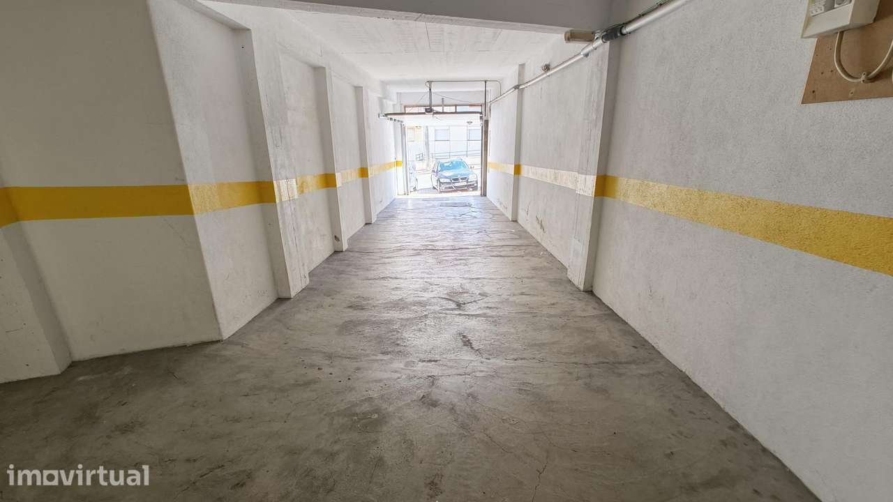 Garagem Box para arrendar em Alverca do Ribatejo (Bom-Sucesso) - Grande imagem: 2/6