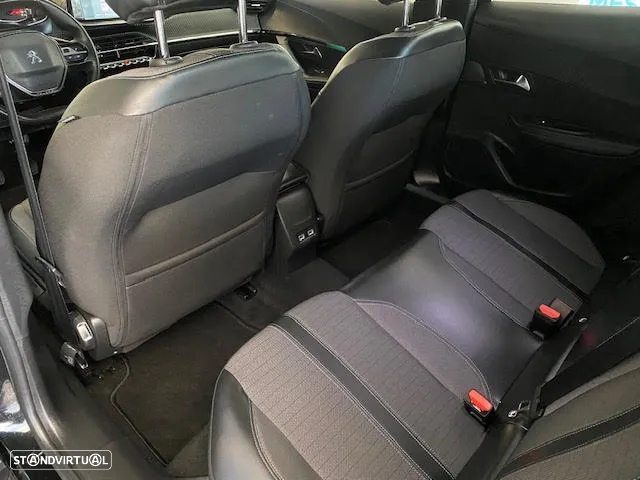 Peugeot 2008 1.5 BlueHDi Allure Pack - 11
