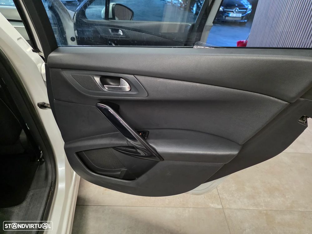 Peugeot 508 SW 1.6 e-HDi Allure 2-Tronic - 24