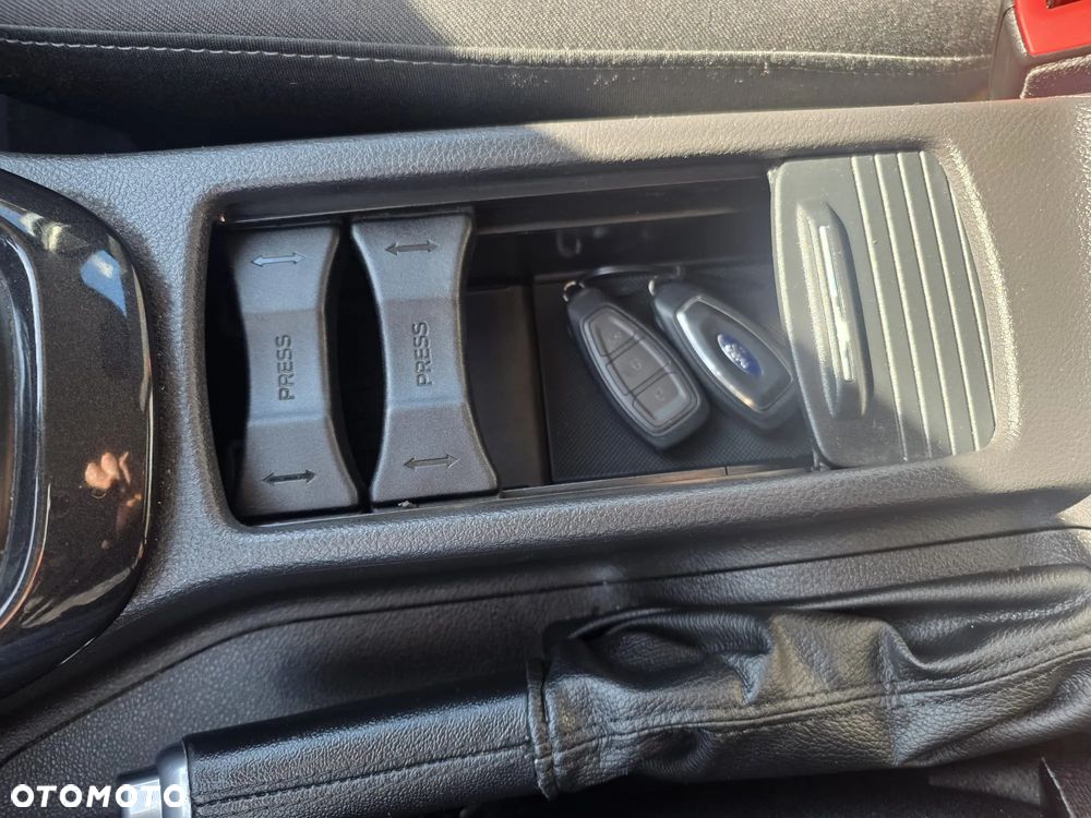 Ford Focus 1.0 EcoBoost Titanium - 25