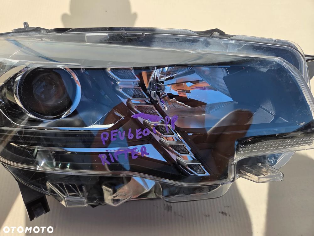 Lampa prawa przednia Peugeot Rifter 9816827180 - 5