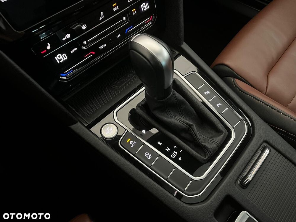 Volkswagen Passat Variant 2.0 TSI Elegance DSG - 33