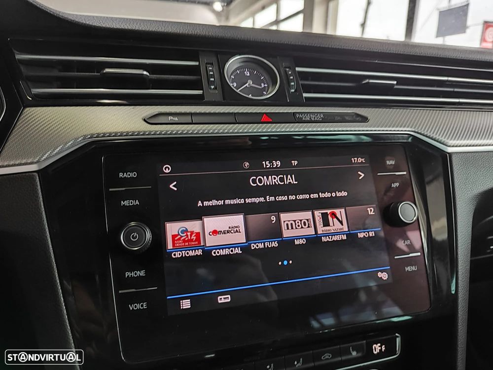 VW Passat Variant 2.0 TDi R-Line DSG - 36