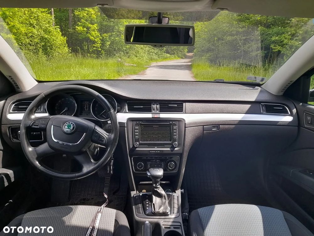 Skoda Superb 2.0 TDI Comfort DSG - 6