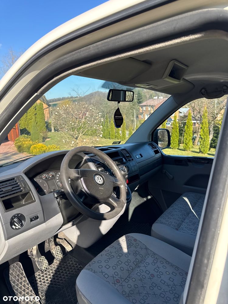 Volkswagen Transporter T5 - 11