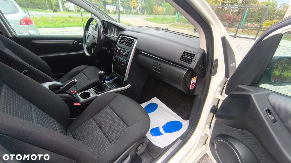 Mercedes-Benz Klasa B 180 BlueEFFICIENCY - 15