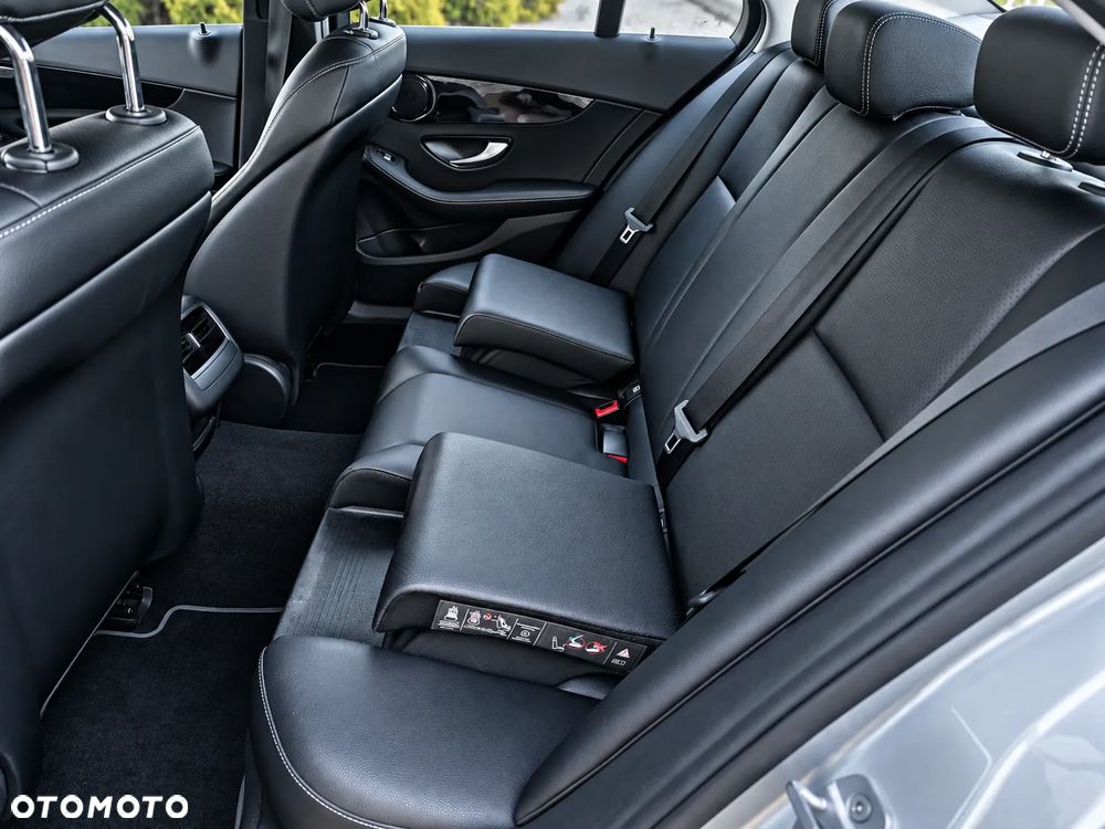 Mercedes-Benz Klasa C 200 9G-TRONIC Edition - 28