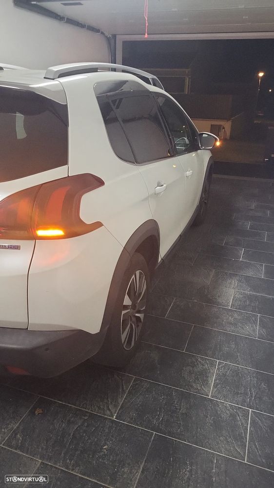 Peugeot 2008 1.6 BlueHDi Allure - 3