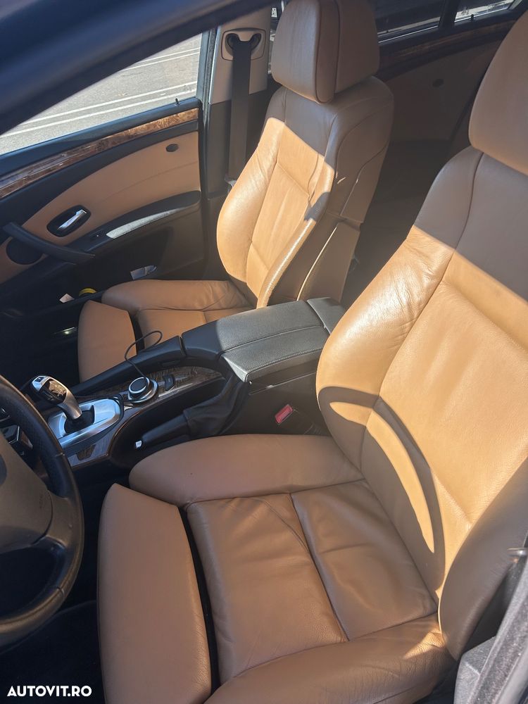 BMW Seria 5 525d xDrive Aut. - 29