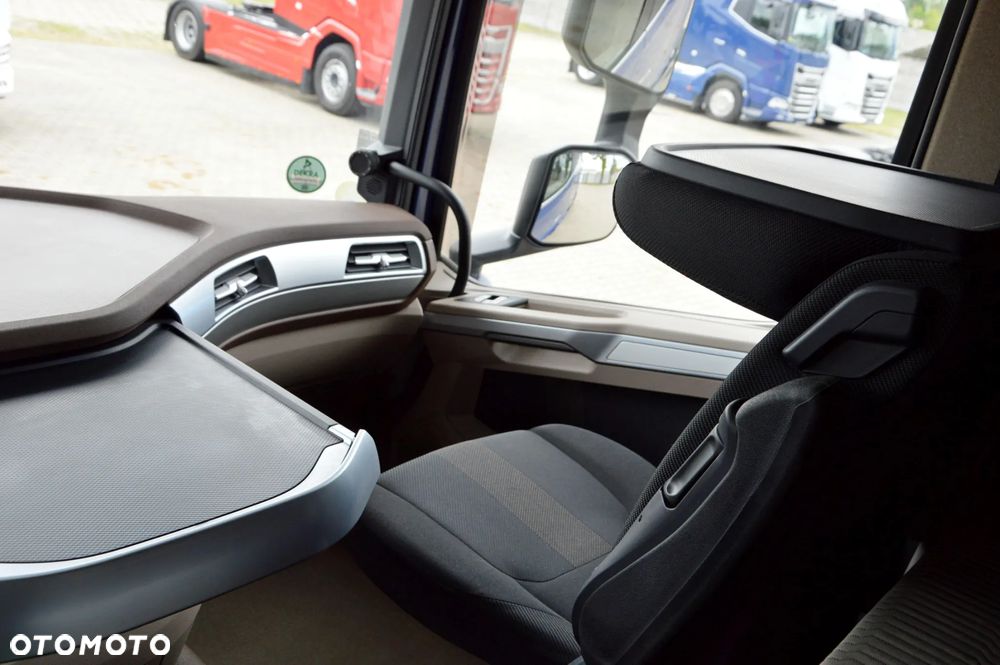 DAF XG+ 530 / ZF INTARDER / BLENDA / KLIMA POST. / MIĘDZYOSIE / FULL LED / ALUFELGI / - 31