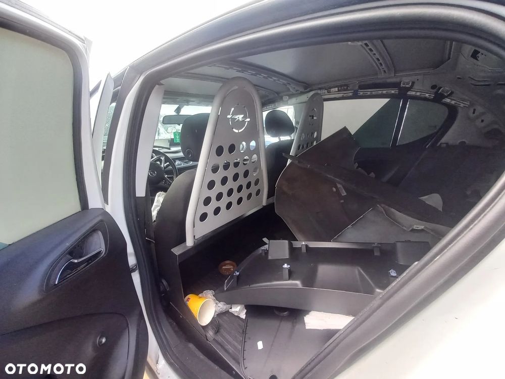 CORSA E z silnikiem 1.4 benzynowym o oznaczeniu B14XEL ze skrzynią manualną 5 - 6