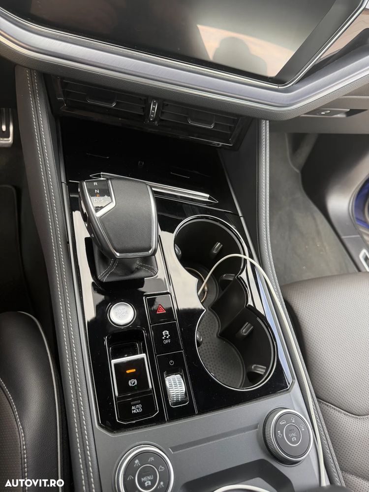 VOLKSWAGEN Touareg 2023 — imagine 13