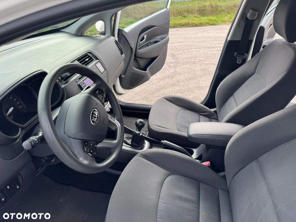 Kia Rio - 12