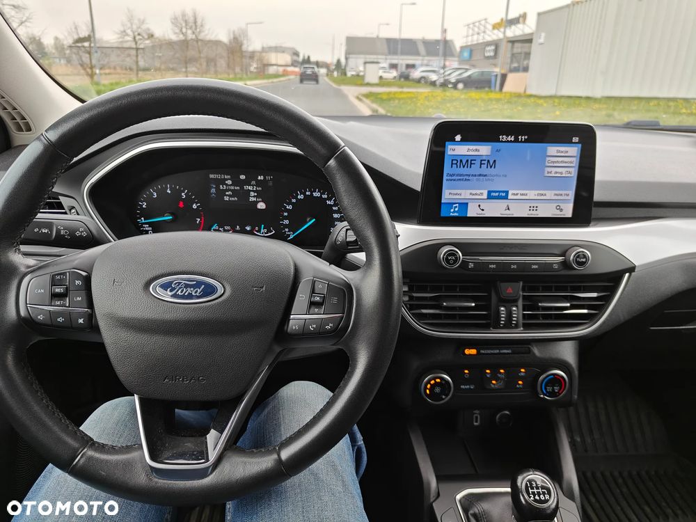 Ford Focus 1.0 EcoBoost Edition - 11